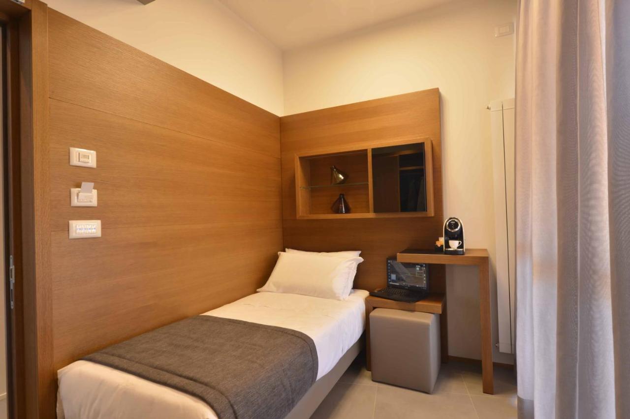 Single Room Private Bathroom