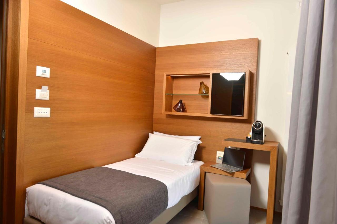 Single Room Private Bathroom