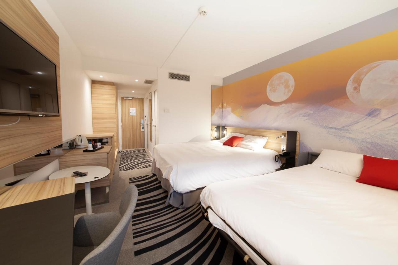 Superior Kamer met Queensize Bed en Slaapbank