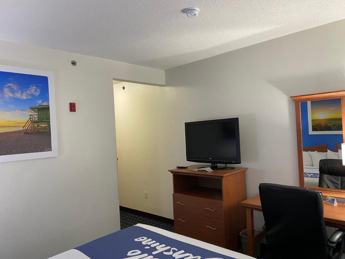 King Room - Mobility  Accessible/Non-Smoking