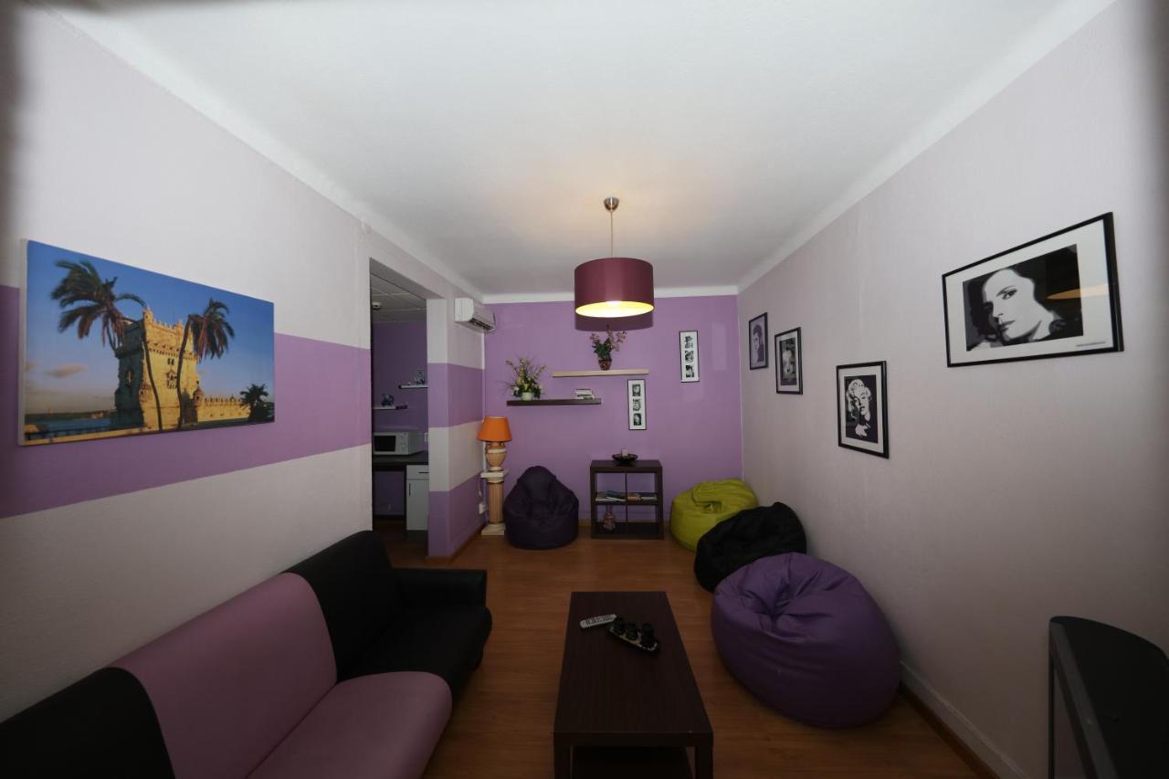Tweepersoonskamer met 2 Aparte Bedden en Gedeelde Badkamer