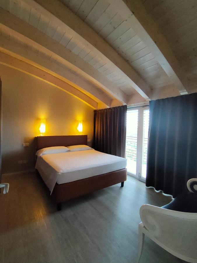 Apartment with Terrace and Balcony,999611460:JPEG