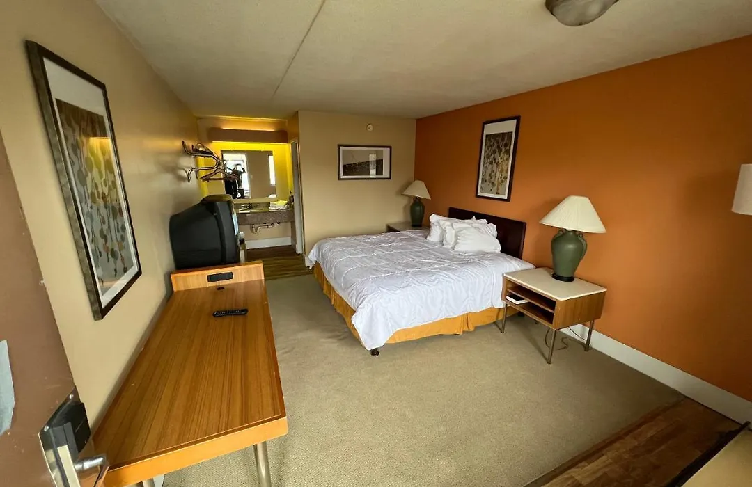 Hilltop Inn Pittsburgh-1