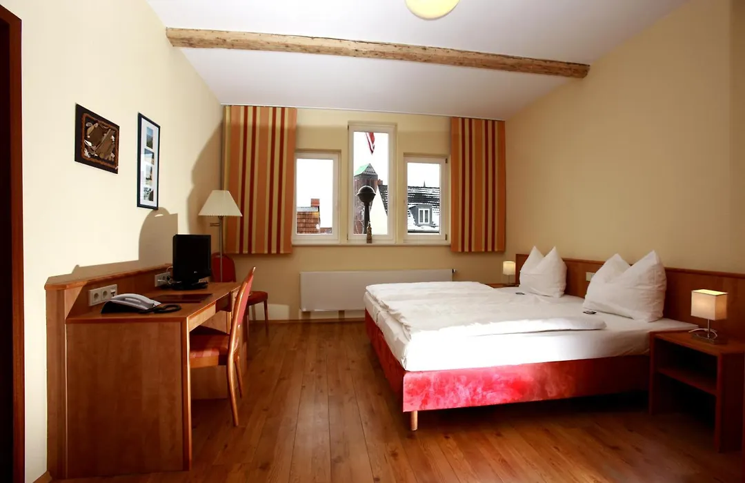 Restaurant & Hotel Wismar-1