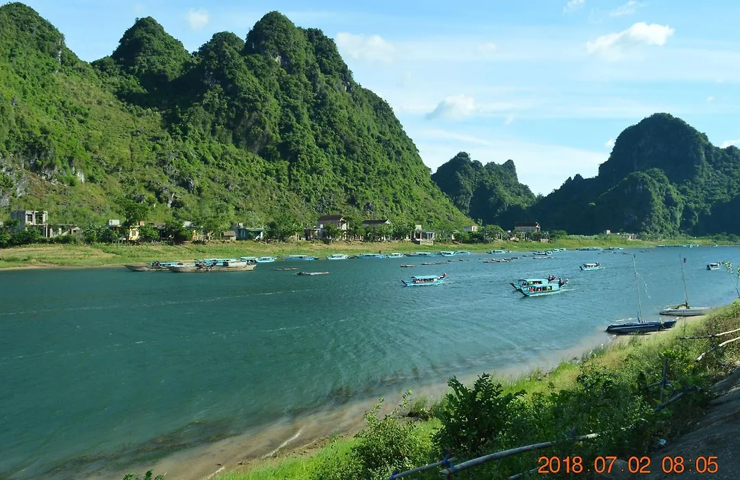 Son Doong Riverside-1