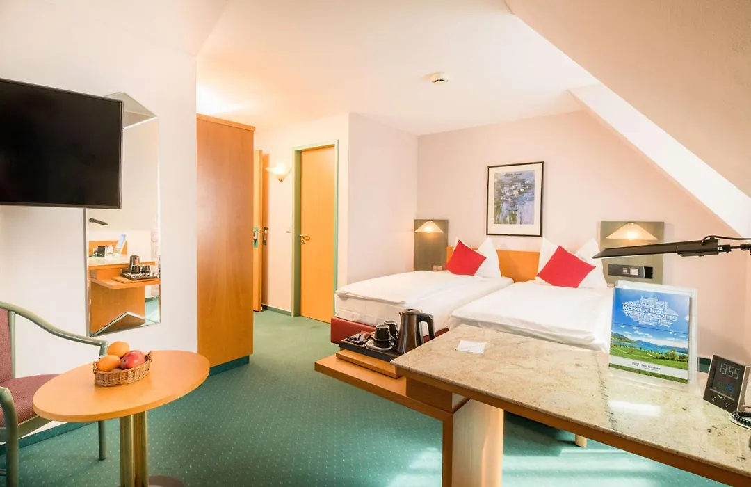 PLAZA Hotel Blankenburg Ditzingen, Sure Hotel Collection-1
