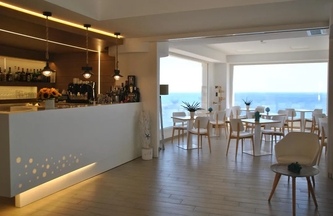 Est Hotel-1
