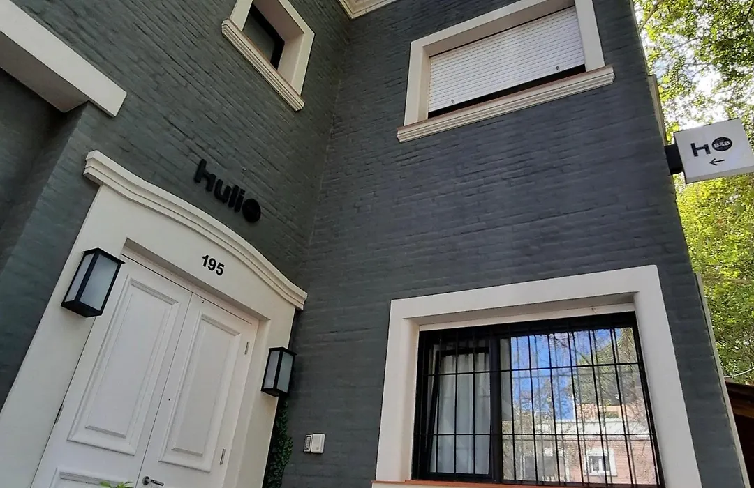 Huli B&B-1