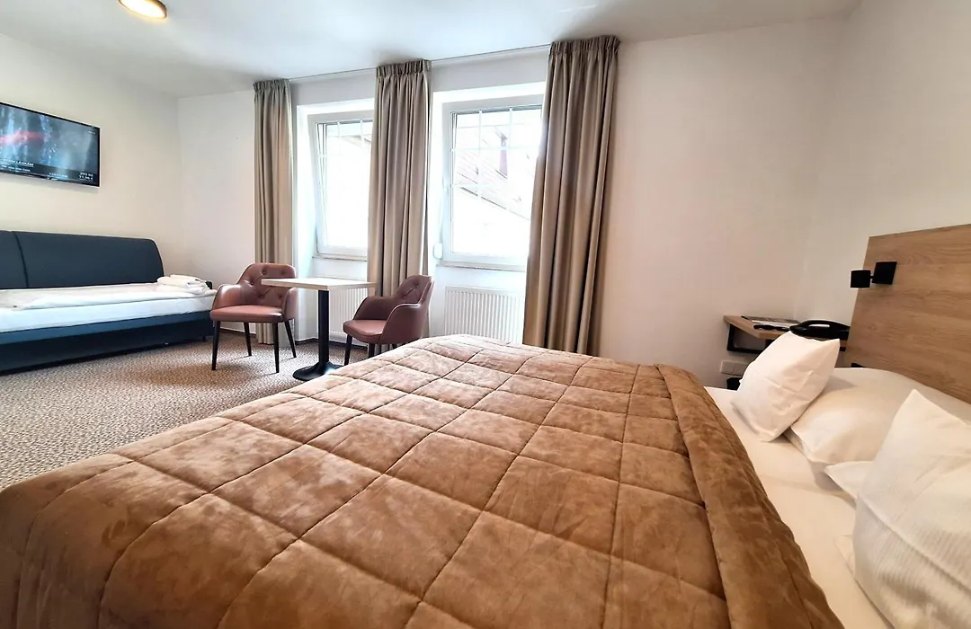Hotel Avion-1