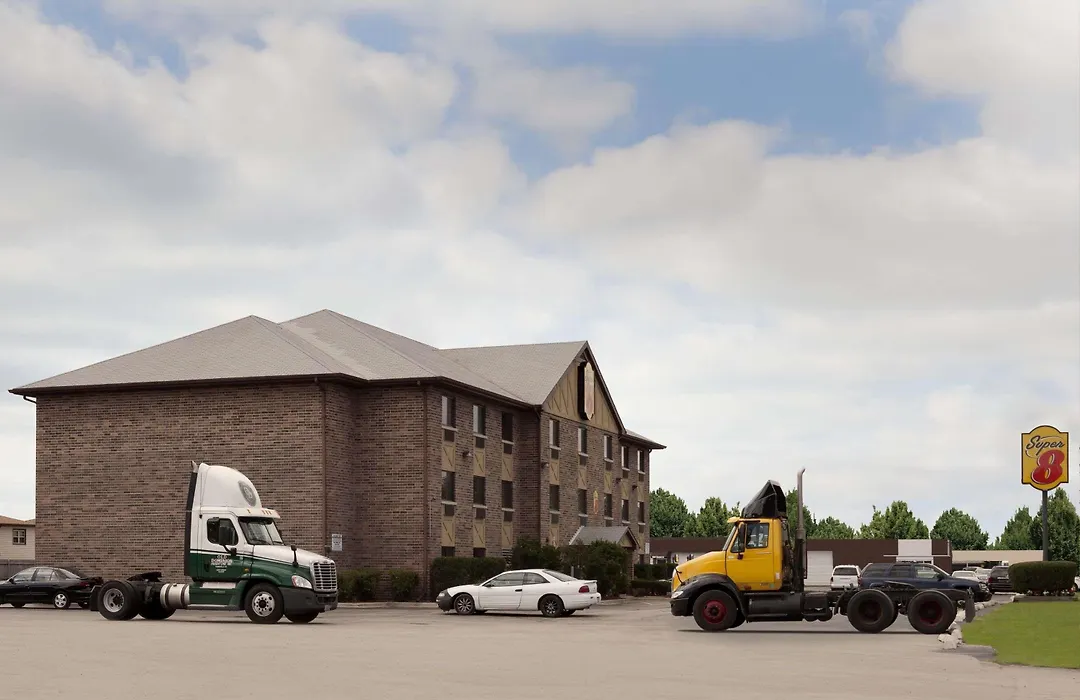 Super 8 By Wyndham Bridgeview/Chicago Area-1