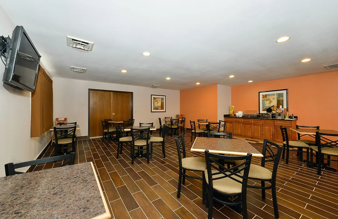 Quality Inn & Suites Stoughton - Madison South-1