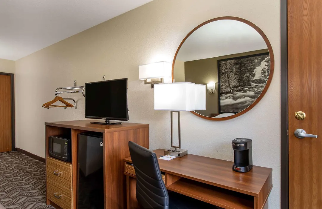 Super 8 By Wyndham Dubois-1