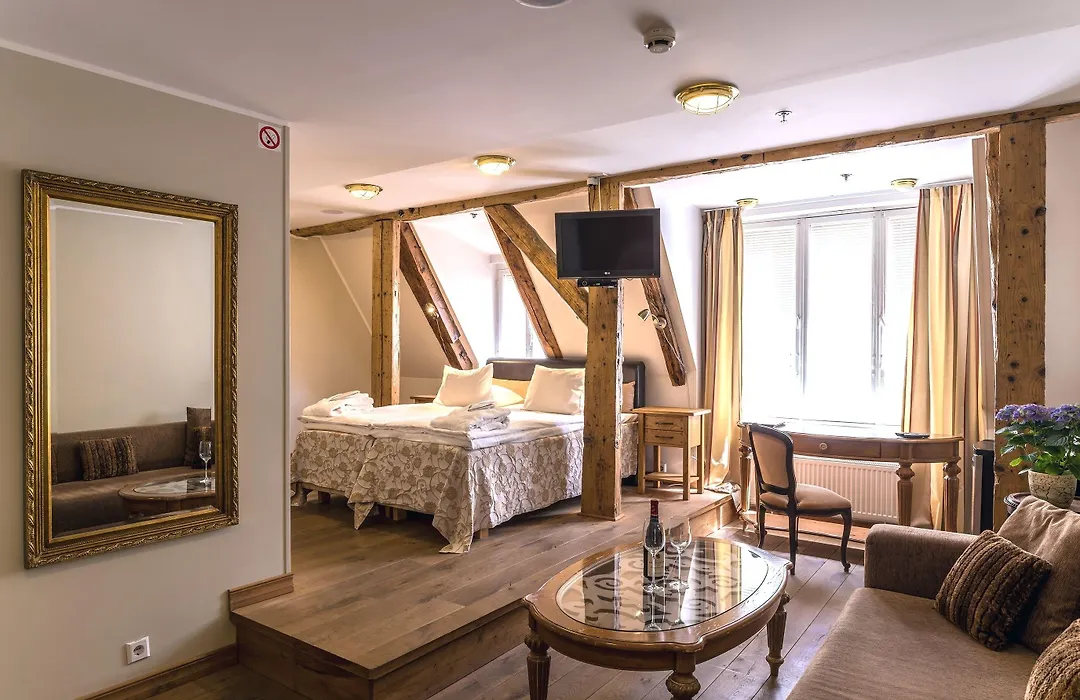 Cru Hotel-1