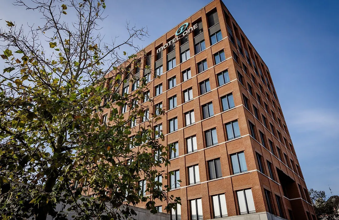 Motel One Wiesbaden-1
