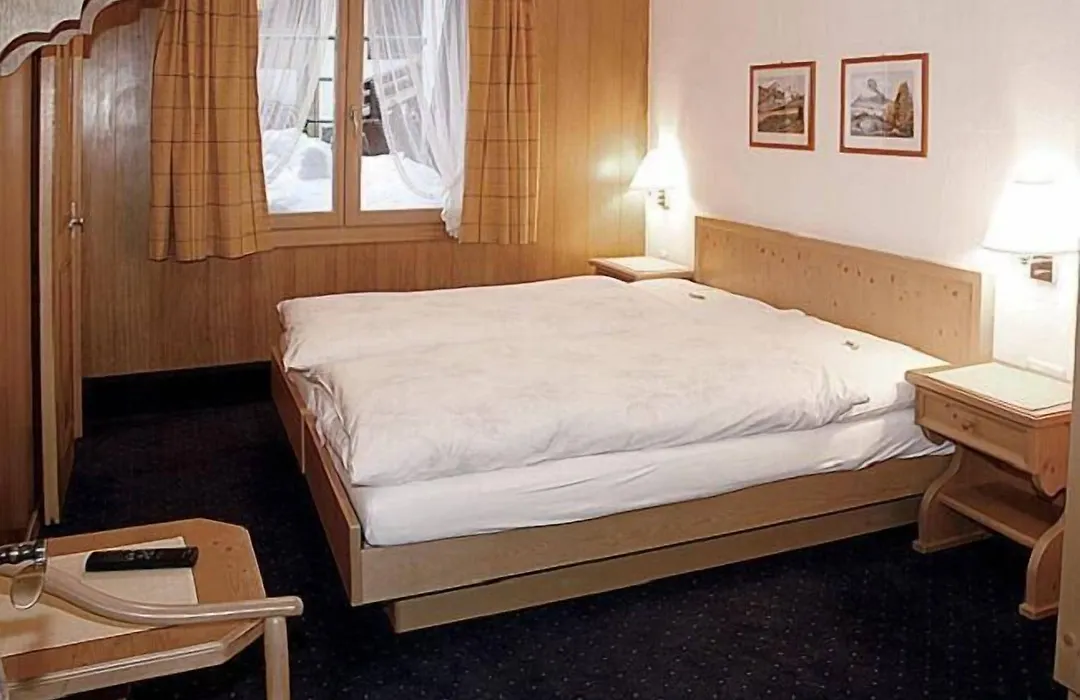 Petit Helvetia Budget Hotel-1