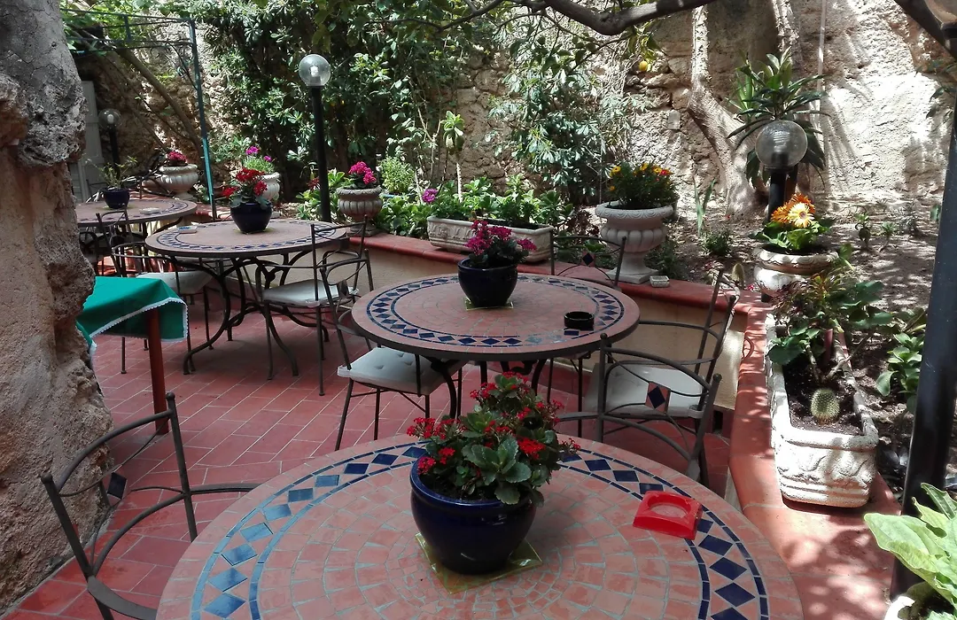Montevergini B&B Centro Barocco-1