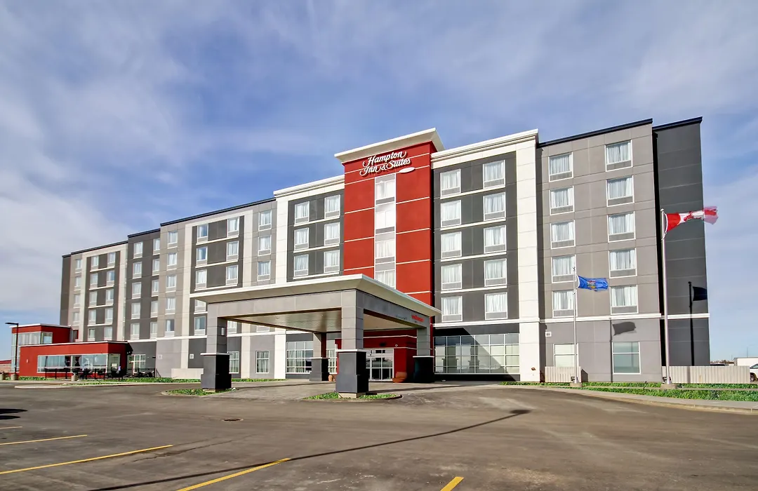 Hampton Inn & Suites - Medicine Hat-1
