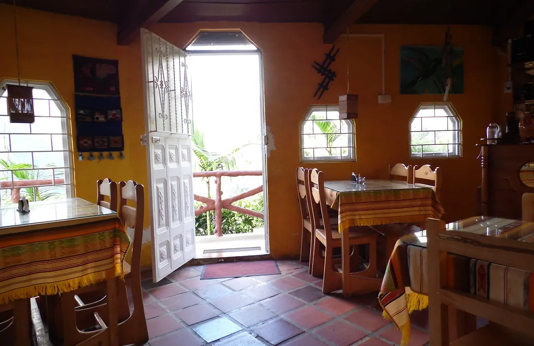 La Casa Amarilla-1