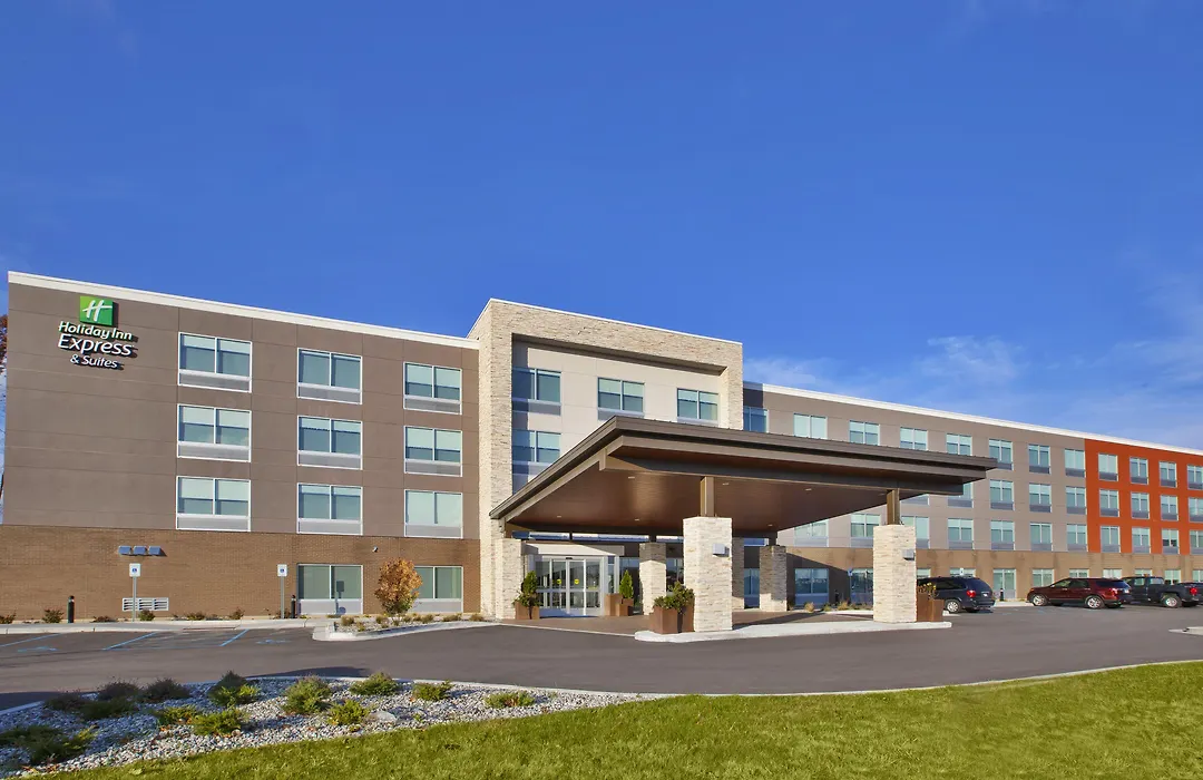 Holiday Inn Express & Suites Grand Rapids Airport North By Ihg-1