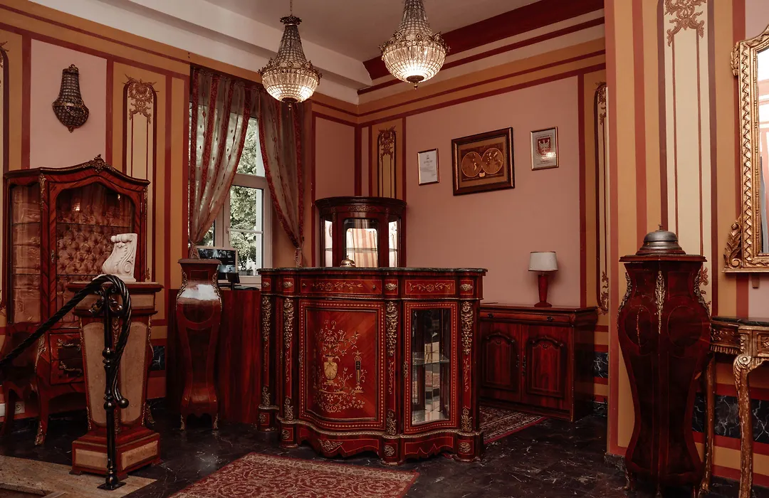 Old Time Hotel-1