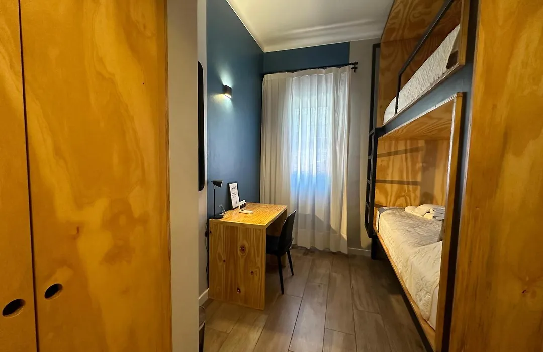 Huli B&B-1