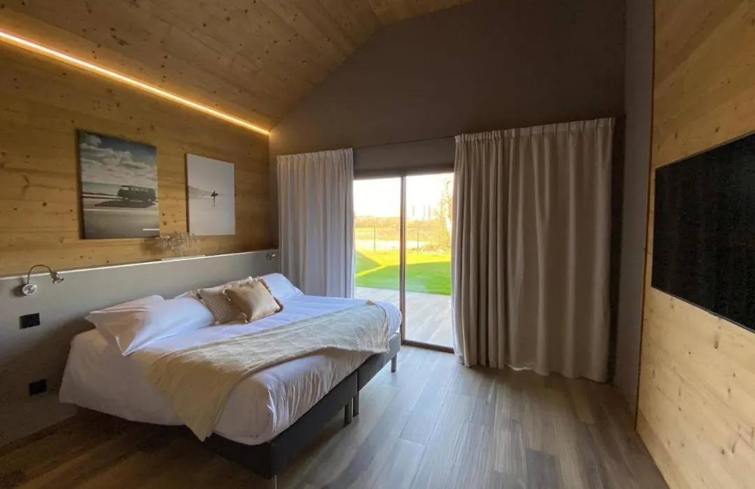 World Hotel-1