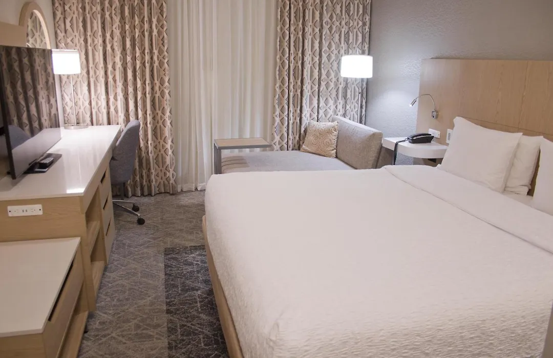 Hampton Inn & Suites Denver-Speer Boulevard-1