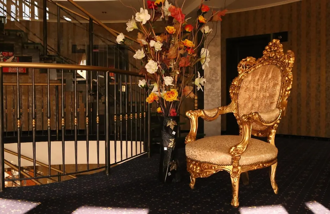 Hotel Kotva-1