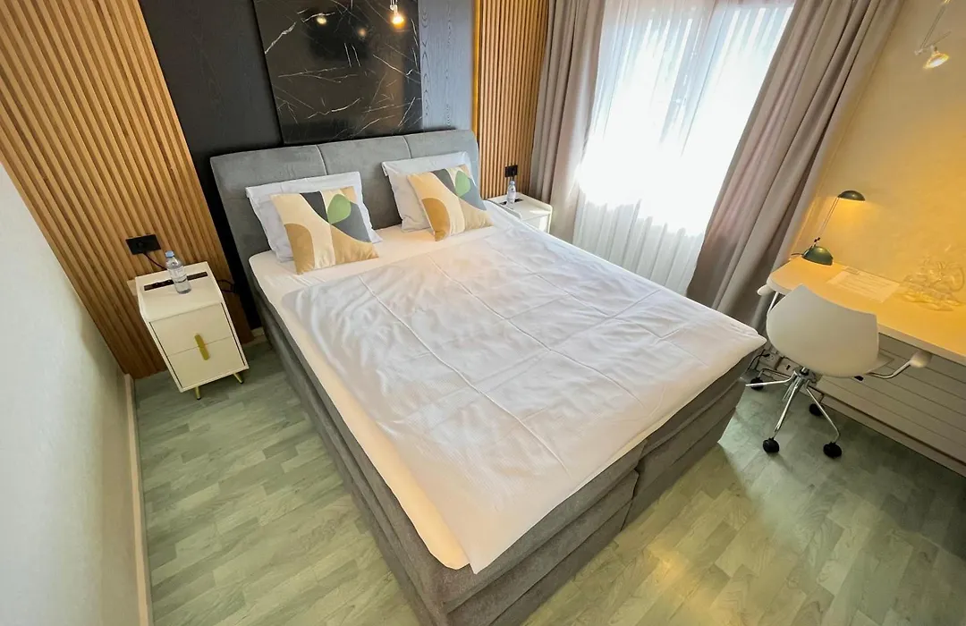 Seiler's Hotel-1