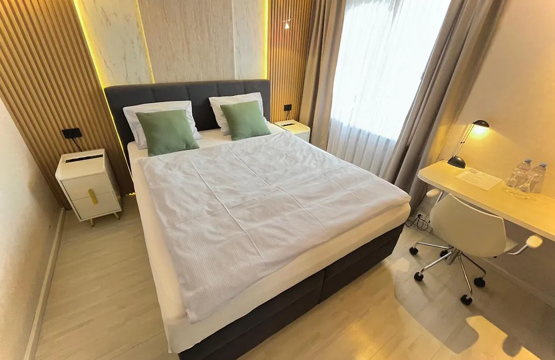 Seiler's Hotel-1