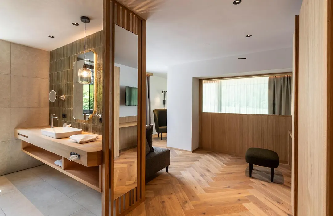 Hotel Gampen-1