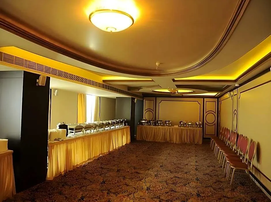 Royal Reve Hotel-1