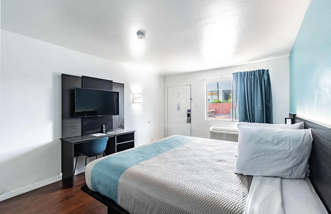 Motel 6 Tampa Near Fairgrounds - Casino-1