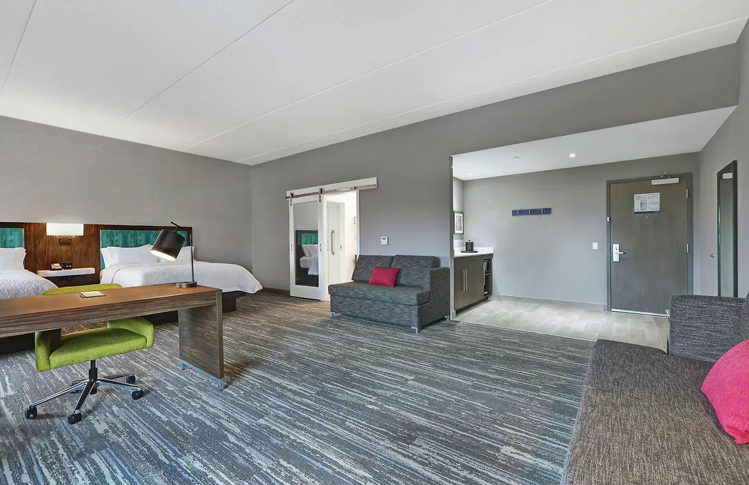 Hampton Inn Peterborough-1