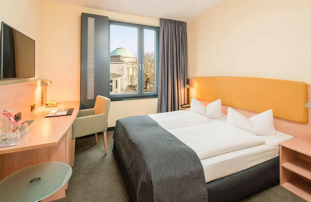 Intercityhotel Hamburg Hauptbahnhof-1