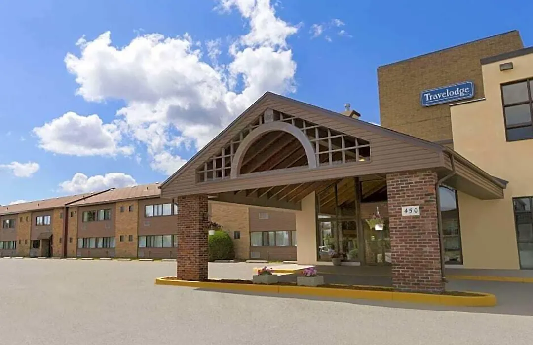 Travelodge By Wyndham Thunder Bay On-1