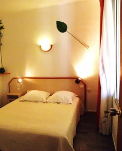 Hotel La Croix De Malte-1