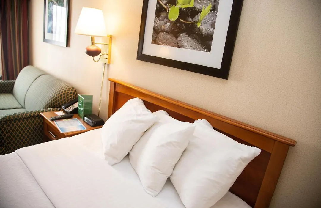 Holiday Lodge Hotel And Conference Center-1