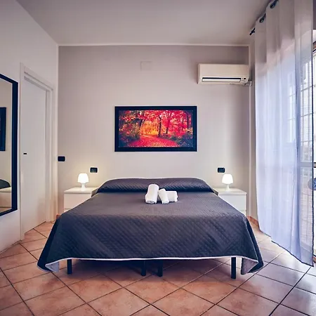 Travelershome 7Metri Ciampino Guesthouse-2