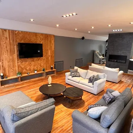 Hotel Aspen Ski By Bund-3