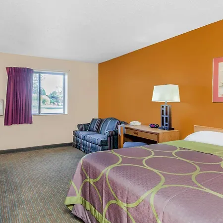 Super 8 By Wyndham Charlotte/Amusement Park Area-3