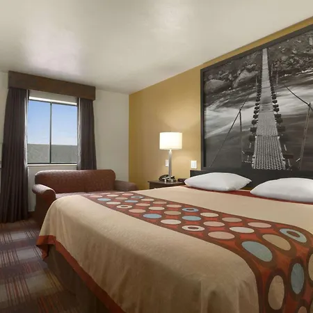 Super 8 By Wyndham Idaho Falls-3