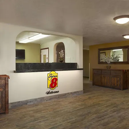 Super 8 By Wyndham Idaho Falls-2