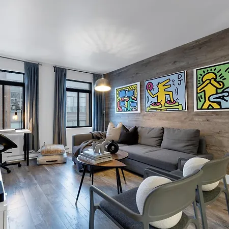 Liv Mtl Urban Spacious Group Suites Near Downtown Montreal-3