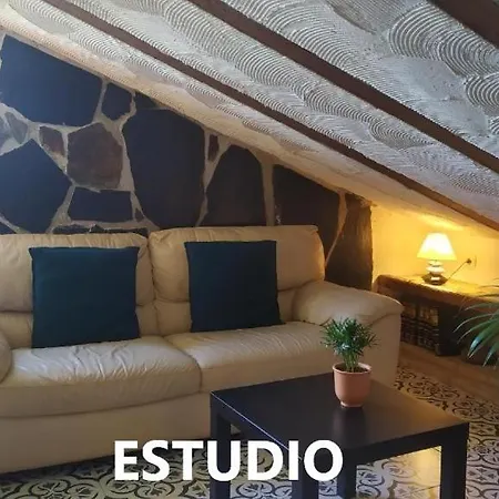 Alojamientos La Casa de Piedra-3
