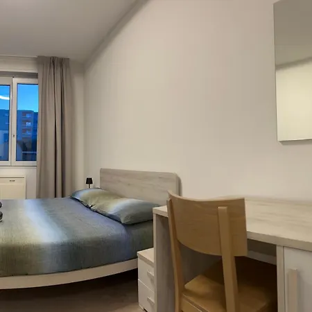 La Veranda Guest Rooms - Free Public Transport & Parking, Close To City Center-3