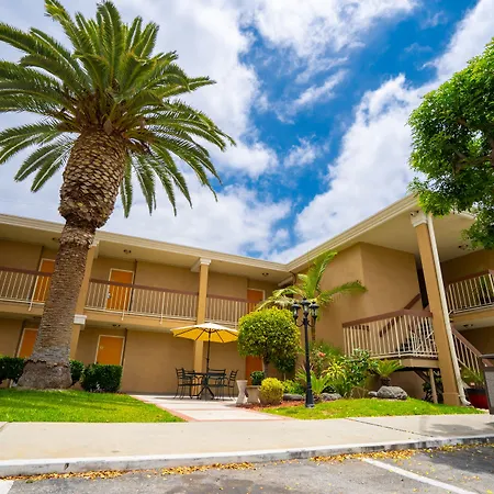 Howard Johnson By Wyndham Buena Park-2