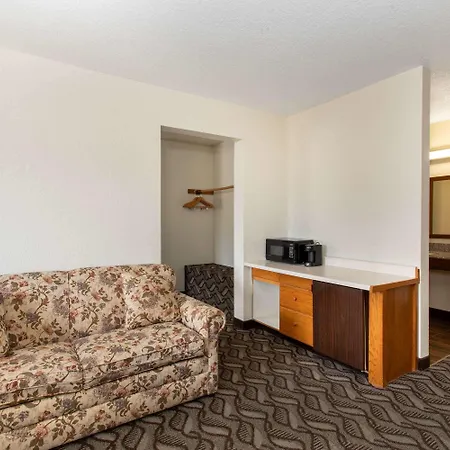 Super 8 By Wyndham Dubois-2