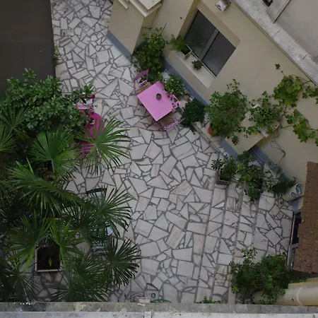 Est Hotel-2