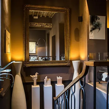 Porcellino Gallery Art Boutique Bb-2